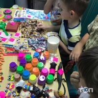 Державні та приватні дитячі садки RaDa kids та мовні курси фото