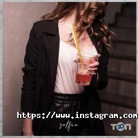 Selfie, нічний клуб фото