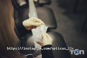 Офтальмологические клиники и магазины очков Opticus фото