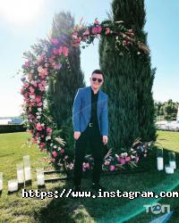 Ведущий, тамада Максим Величко фото