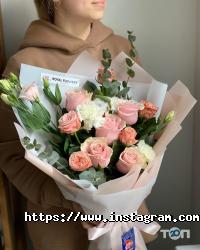 Оформлення залу, доставка квітів Royal Flowers фото
