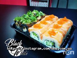 Доставка піци, суші та обідів Black & White фото