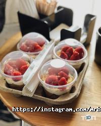 Кав'ярні та кондитерські Mr. Bourbon фото