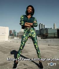 Designed for fitness, шоу-рум одягу для фітнесу фото