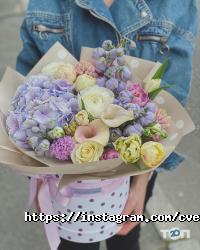 Cvetaeva Cafe, салон квітів і солодощів фото