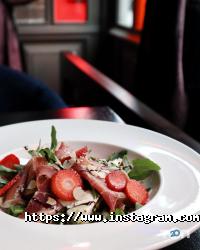 Under Wonder відгуки фото