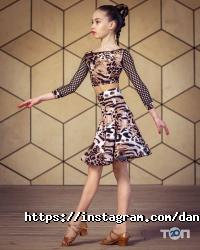 Магазини одягу та взуття Dancefox фото