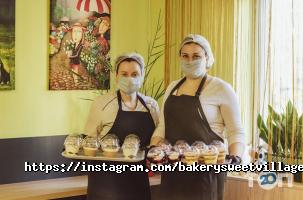 Кав'ярні та кондитерські Sweet village фото