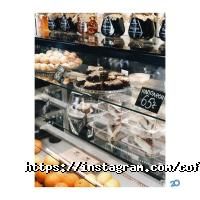 CoffeeDoor Brewbar & Coffeeshop, кав'ярня фото