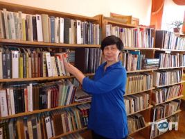 Кіровоградська обласна бібліотека для юнацтва ім. Є.Маланюка фото