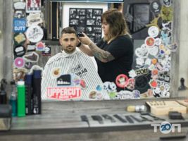 Барбершопи та перукарні Bench Barbershop фото