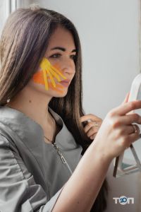 Курси естетичного та терапевтичного тейпування Юлії Репіч Кропивницький фото