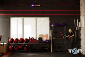 Фітнес центри BRONX FitnessHub фото