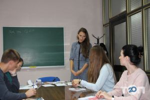 Первые Черниговские курсы иностранных языков Чернигов фото