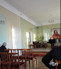 Обласне училище мистецтв ім. С.Воробкевича Чернівці фото