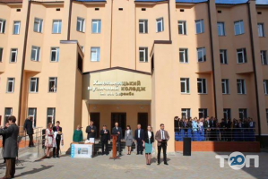Музичне училище ім. В. І. Заремби Хмельницький фото