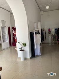Магазини одягу та взуття GATEE фото
