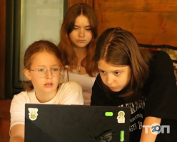 Науковий ліцей/пансіон Міжнародна Зелена Школа ім.Клима Чурюмова Київ фото