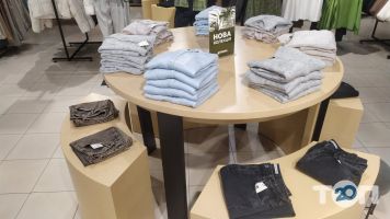 Магазини одягу та взуття Stimma фото