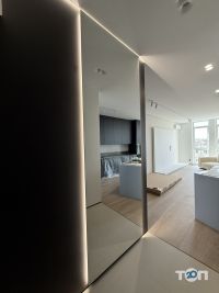 Продаж оздоблювальних матеріалів Crystal glass фото