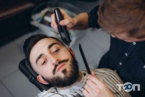 Барбершопи та перукарні Barber Pole фото