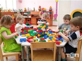 Державні та приватні дитячі садки Чорноморський фото