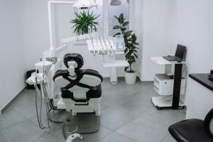 Стоматології Danyliv dental clinic фото