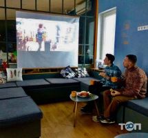 Hostel Friday, авторський хостел фото
