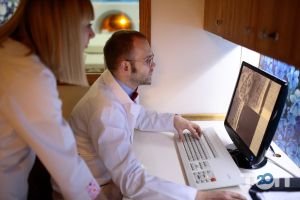 Приватні клініки iQ томографія МРТ фото