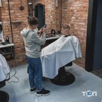 Барбершопи та перукарні Modern Barbering фото
