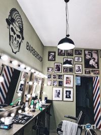 Барбершопи та перукарні Garrison фото