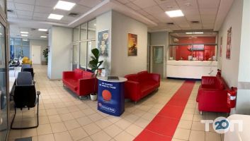 Universal bank Дніпро фото