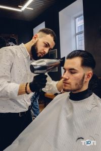 The Grand Barbershop, чоловіча перукарня фото