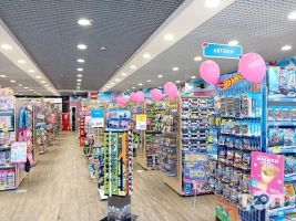 Дом игрушек, детский магазин фото