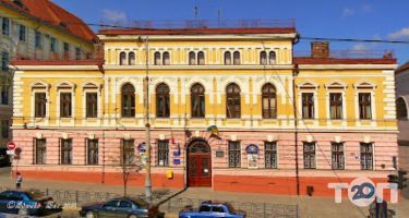 Черновицкий академический областной театр кукол фото