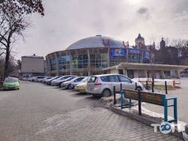 Сircus, автостоянка фото