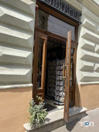 Книжный магазин Львов фото