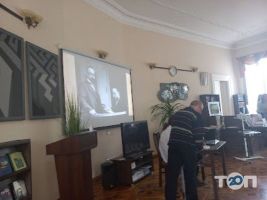 Центральная библиотека им. И. Франко фото