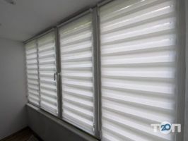 Оконный ряд, двери, окна фото