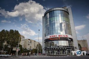 Кристал, торгівельний комплекс фото