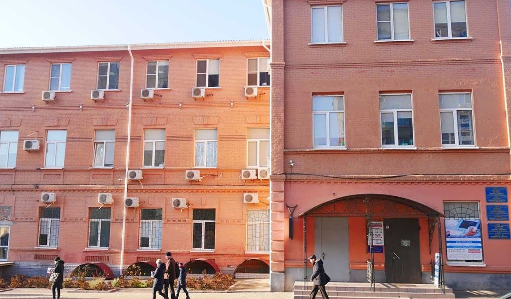 Обзор медцентров Харькова: где ребёнку пройти профосмотр и какие клиники работают в воскресенье?