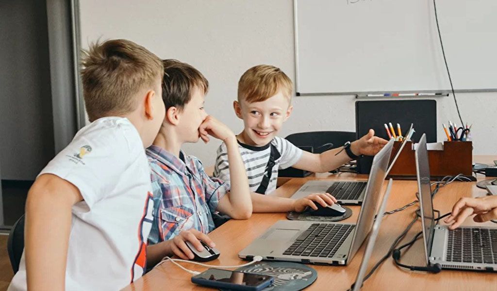IT-детство: обзор курсов для детей в Ровно