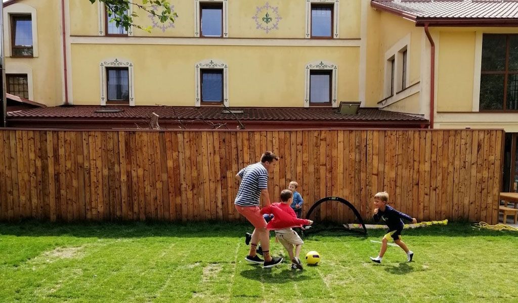 Учиться по-новому: обзор популярных частных школ Львова