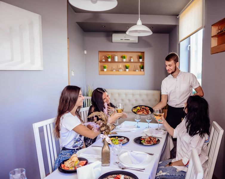 Обзор компаний, где отпразновать свадьбу в г. Днепропетровске