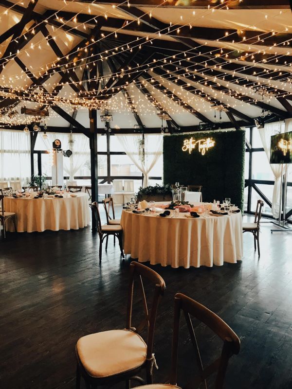 Обзор компаний, где отпразновать свадьбу в г. Черкассы