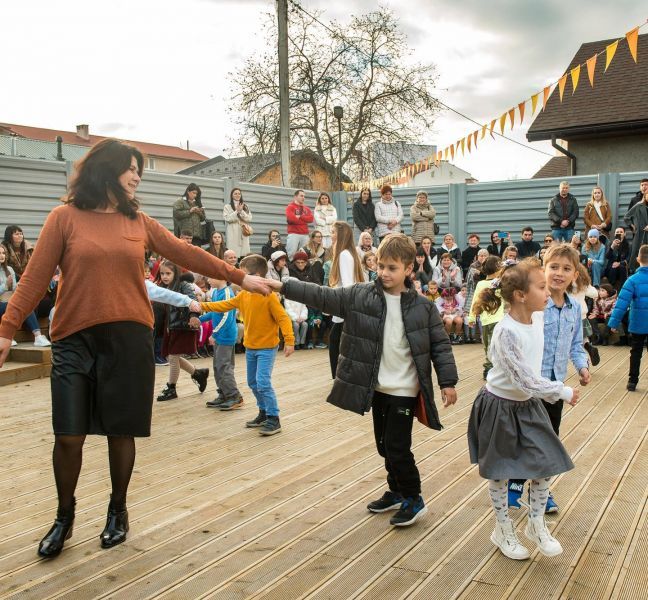 Обзор частных школ в г. Ивано-Франковск