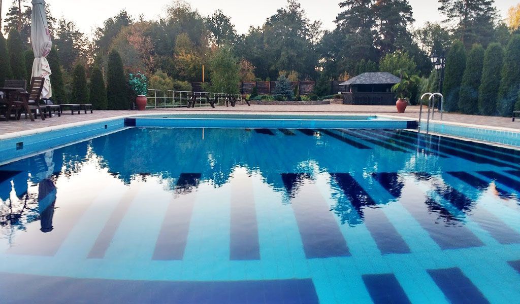 Обзор бассейнов в различных зонах отдыха Киева и Киевской области