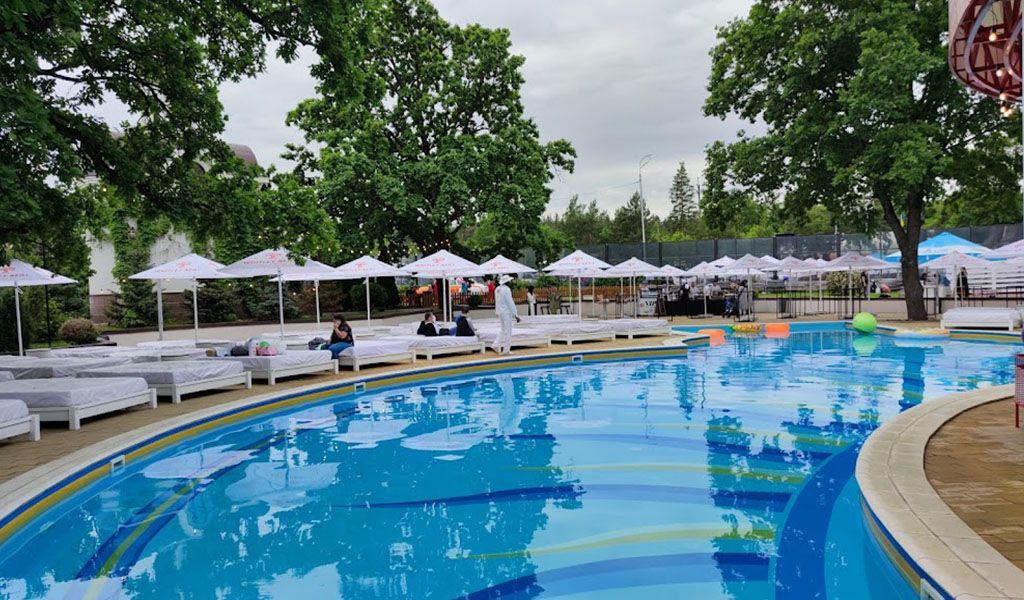 Обзор бассейнов в различных зонах отдыха Киева и Киевской области