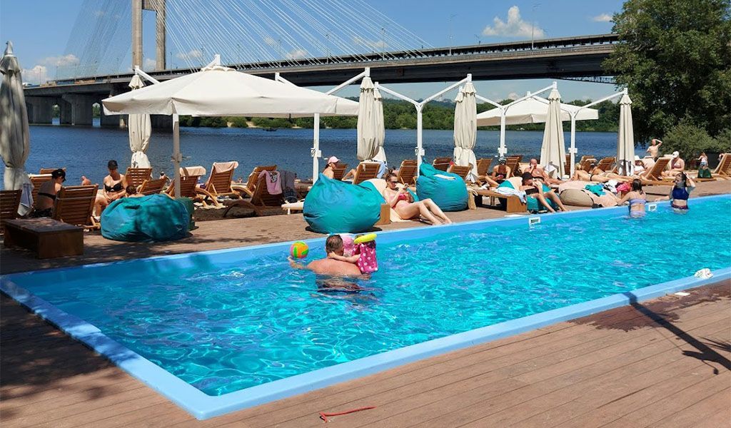 Обзор бассейнов в различных зонах отдыха Киева и Киевской области