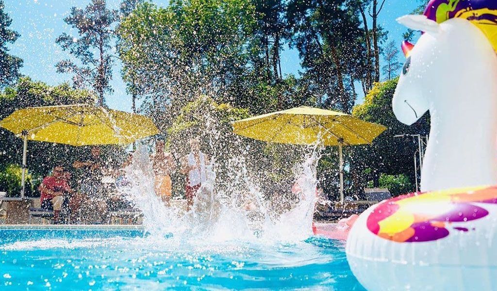 Обзор бассейнов в различных зонах отдыха Киева и Киевской области